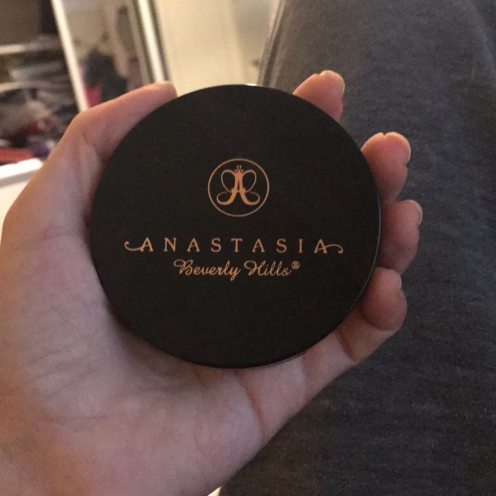 Anastasia Beverly Hills highlighter